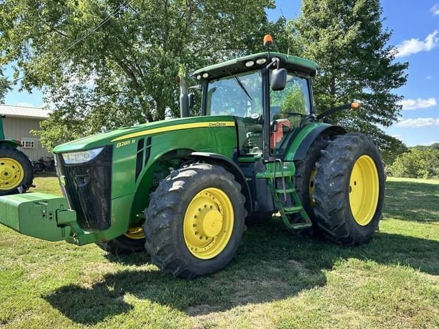 Image of John Deere 8285R equipment image 1