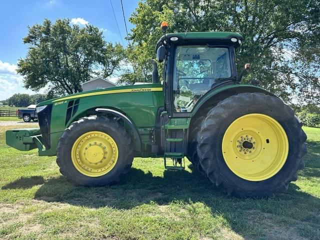 Image of John Deere 8285R equipment image 2