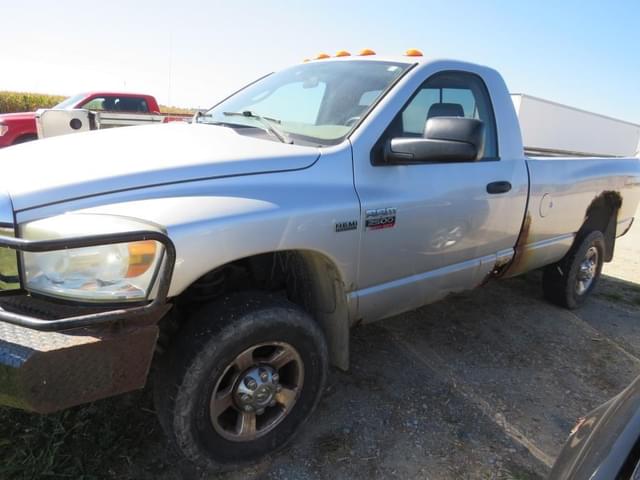 Image of Dodge Ram 2500 equipment image 2