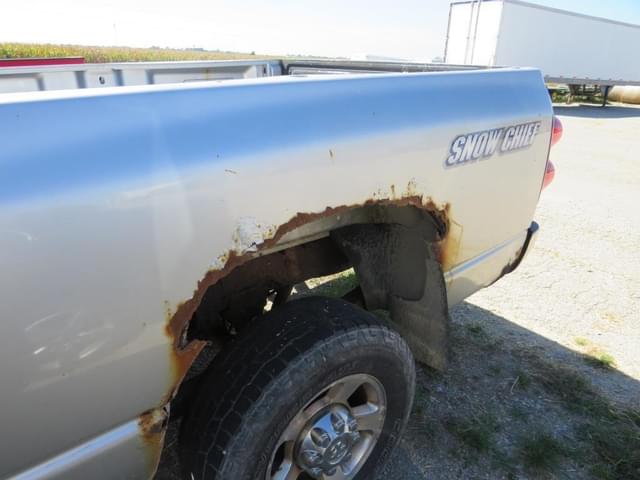 Image of Dodge Ram 2500 equipment image 4