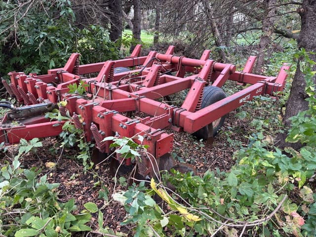 Image of White 445 equipment image 2