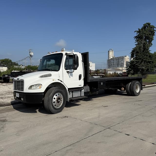 Image of Freightliner Business Class M2 equipment image 2