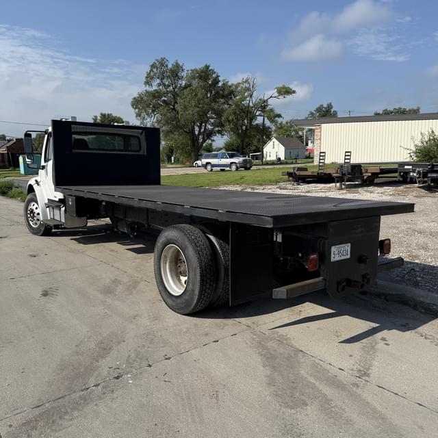 Image of Freightliner Business Class M2 equipment image 4