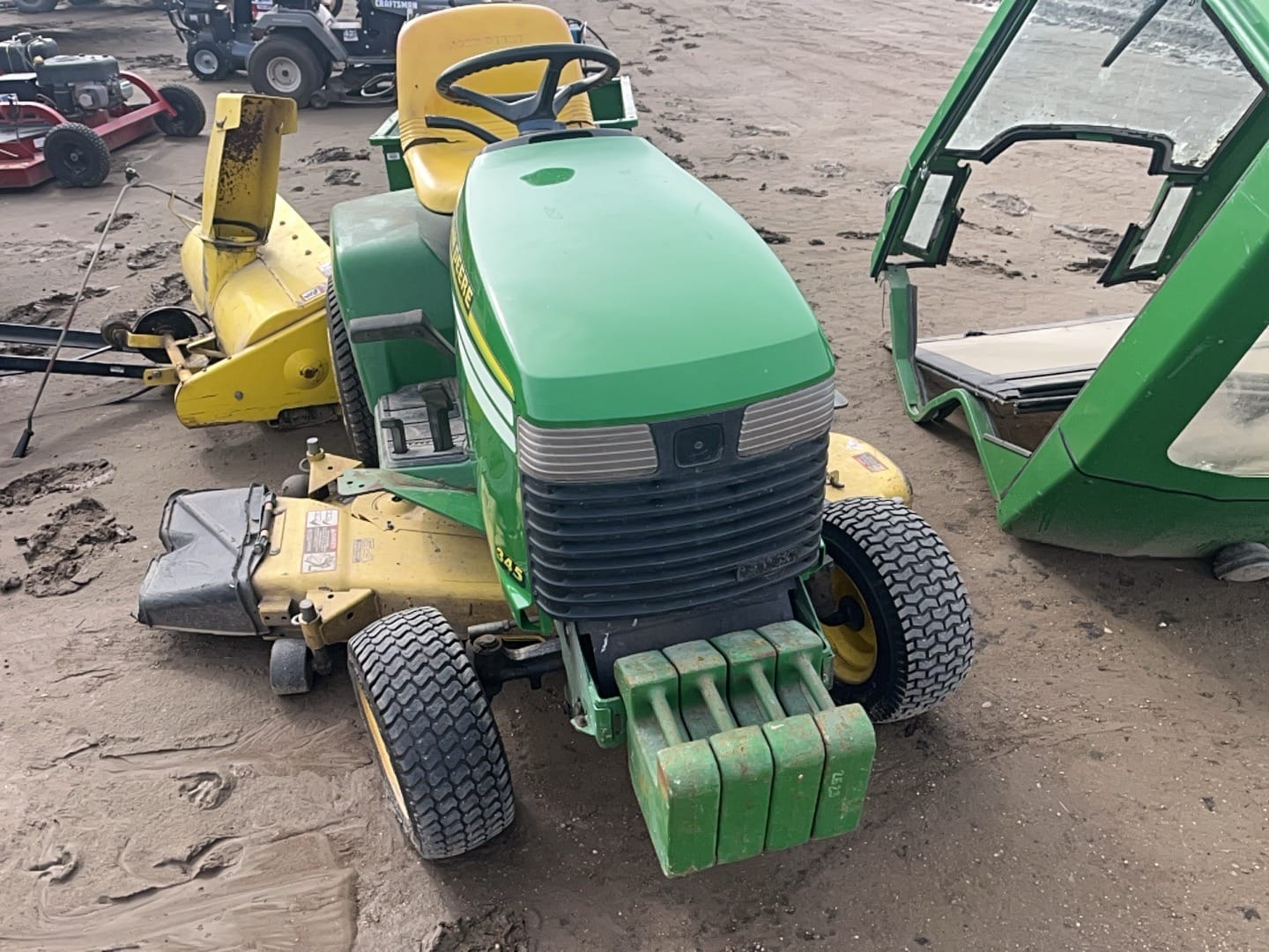 John Deere 345 Equipment Image0