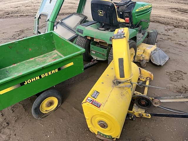 Image of John Deere 345 equipment image 3