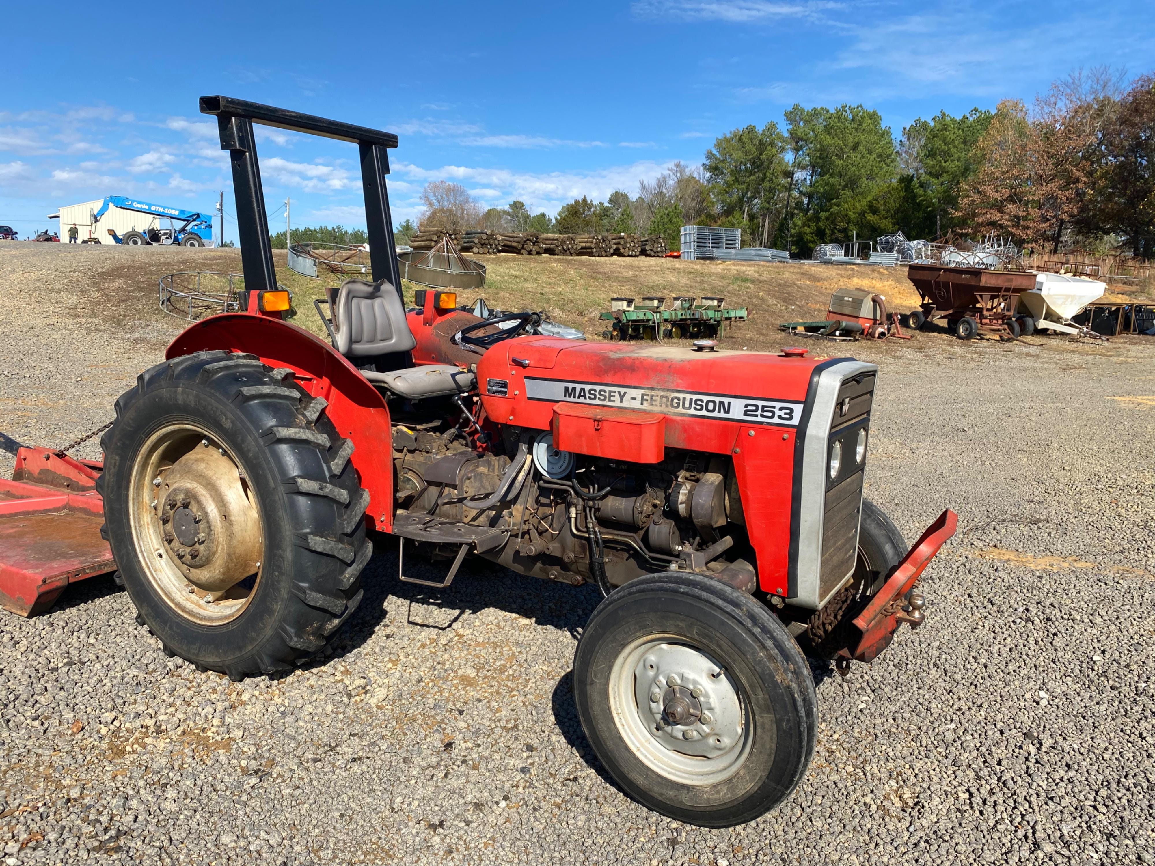 Main image Massey Ferguson 253