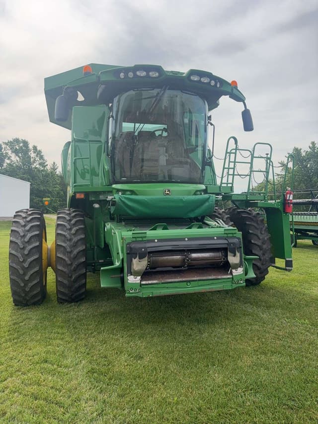 Image of John Deere S670 equipment image 4
