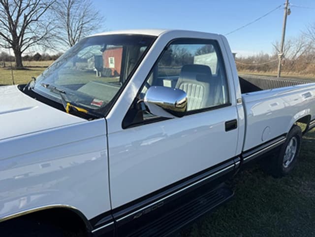 Image of Chevrolet 1500 equipment image 2