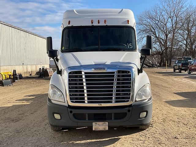 Image of Freightliner Cascadia equipment image 1