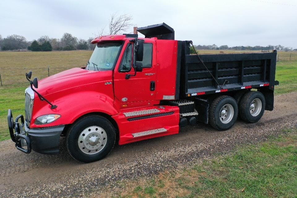 Main image International ProStar Plus 122