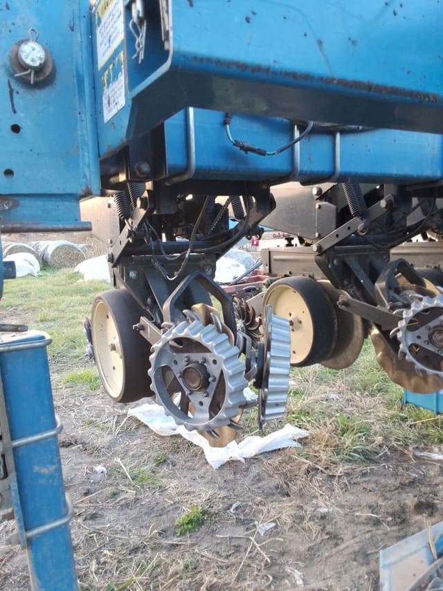 Image of Kinze 2500 equipment image 4