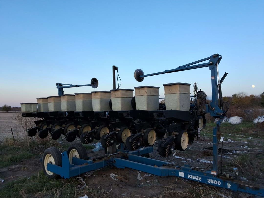 Image of Kinze 2500 Primary image