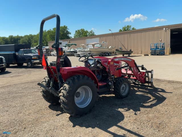 Image of Massey Ferguson 1840E equipment image 2