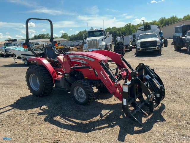 Image of Massey Ferguson 1840E equipment image 1
