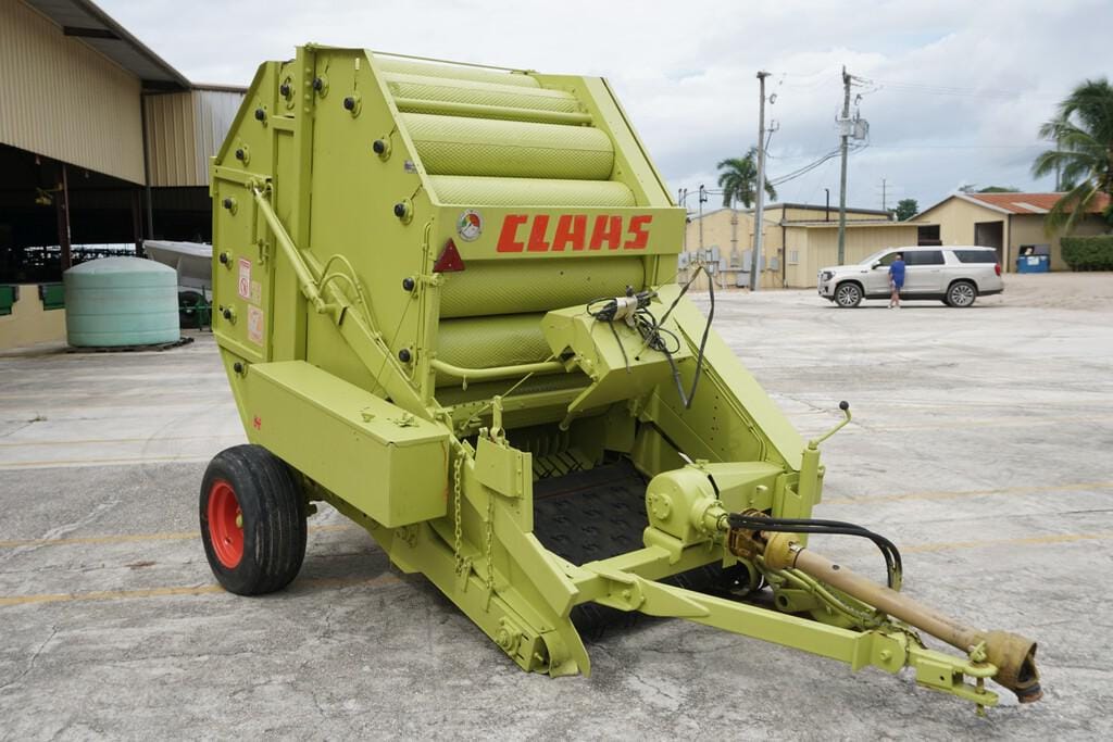 Main image CLAAS Rollant 825