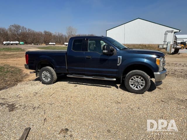 Image of Ford F-250 equipment image 1
