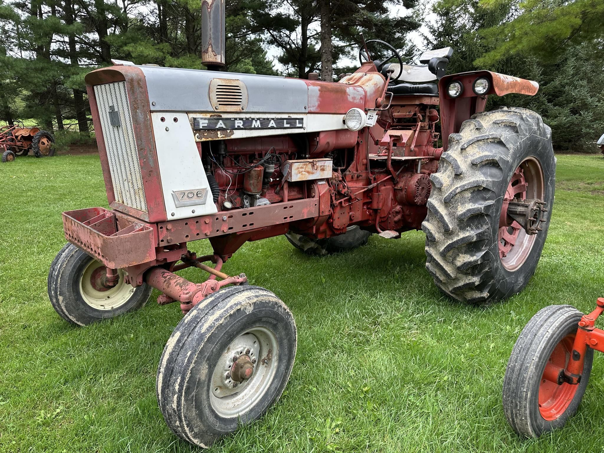 Main image International Harvester 706