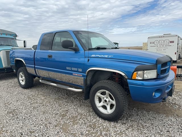 Image of Dodge Ram 1500 equipment image 4