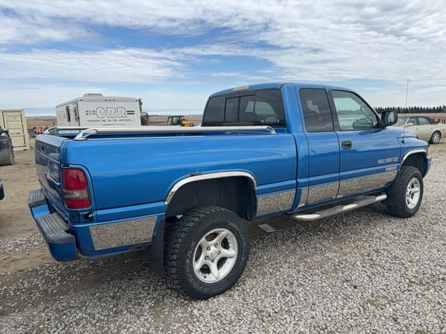 Image of Dodge Ram 1500 equipment image 2