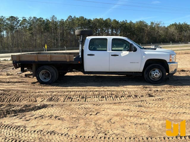Image of Chevrolet 3500HD equipment image 3