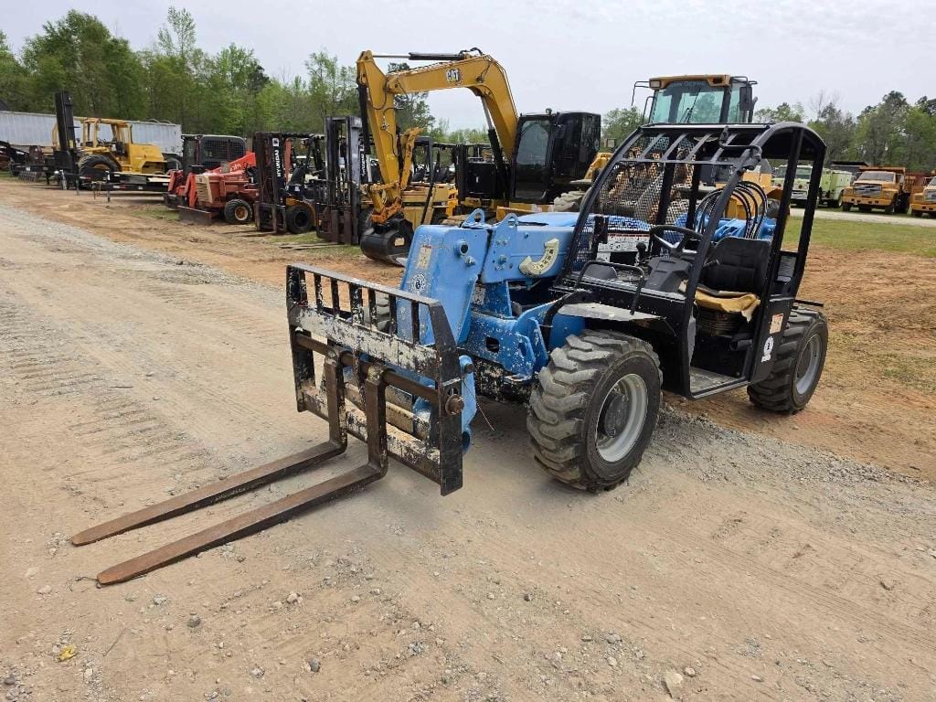 2018 Genie GTH5519 Equipment Image0