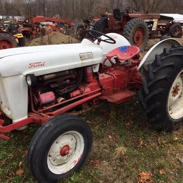 Image of Ford Jubilee equipment image 3