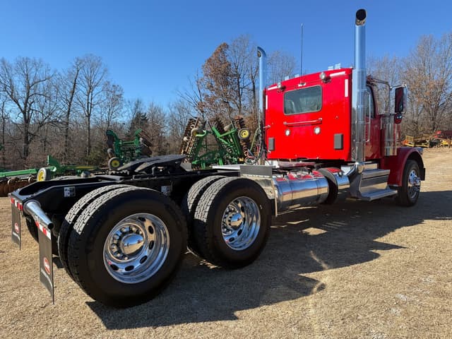 Image of Peterbilt 589 equipment image 2