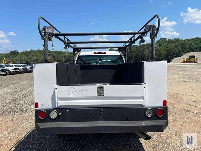 Image of Chevrolet 2500HD equipment image 4