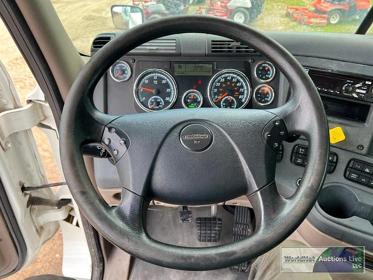 Main image Freightliner Cascadia 125 14