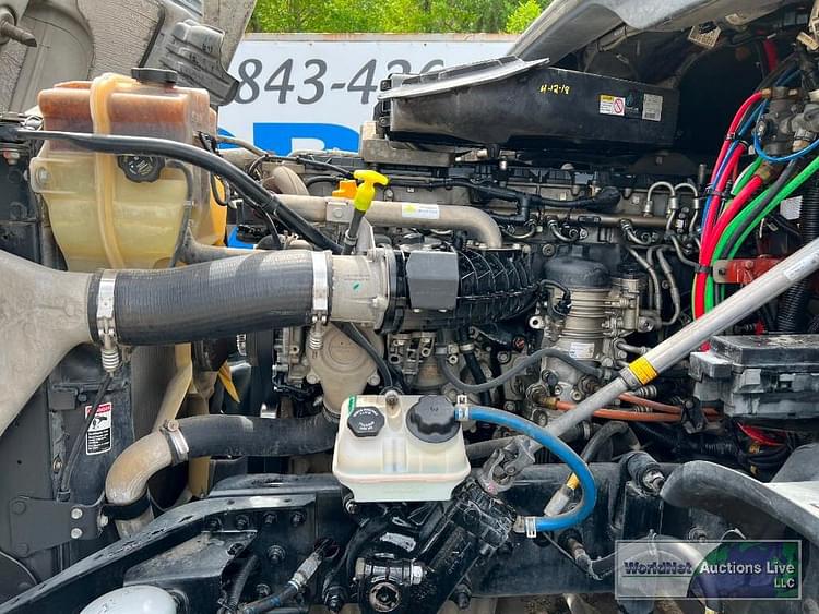 Main image Freightliner Cascadia 125 30
