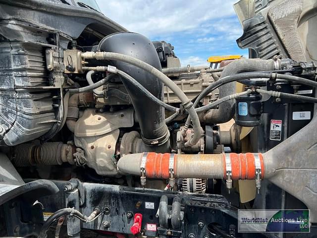 Thumbnail image Freightliner Cascadia 125 31
