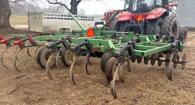 Image of John Deere 714 equipment image 3