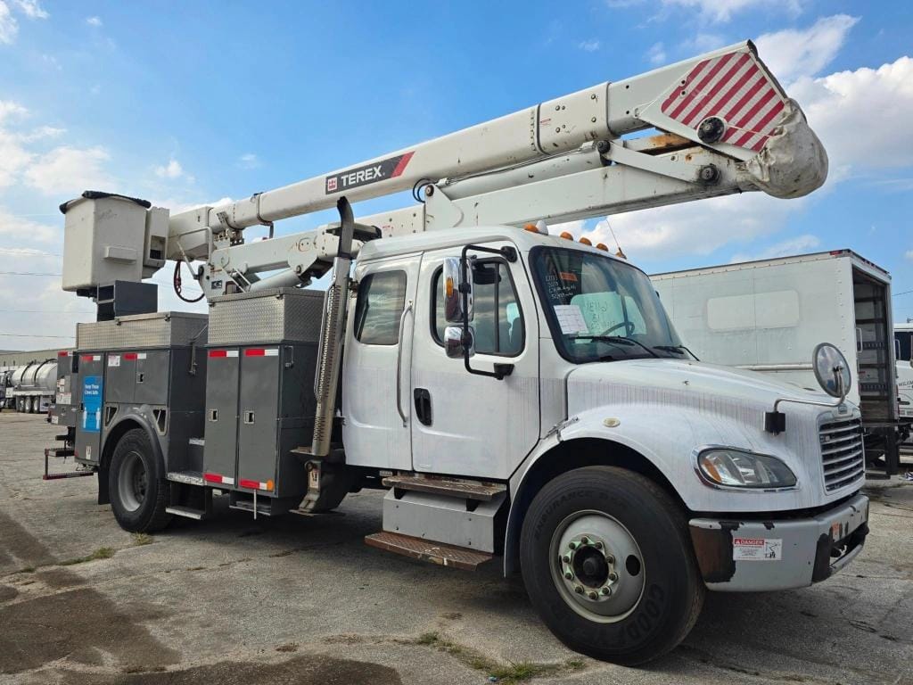 2012 Freightliner M2 106 Equipment Image0