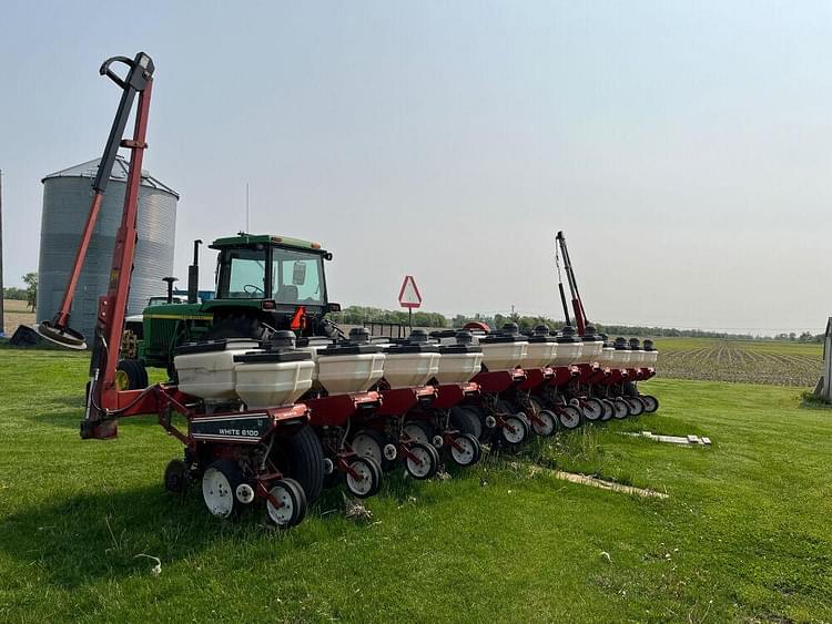 White 6100 Equipment Image0