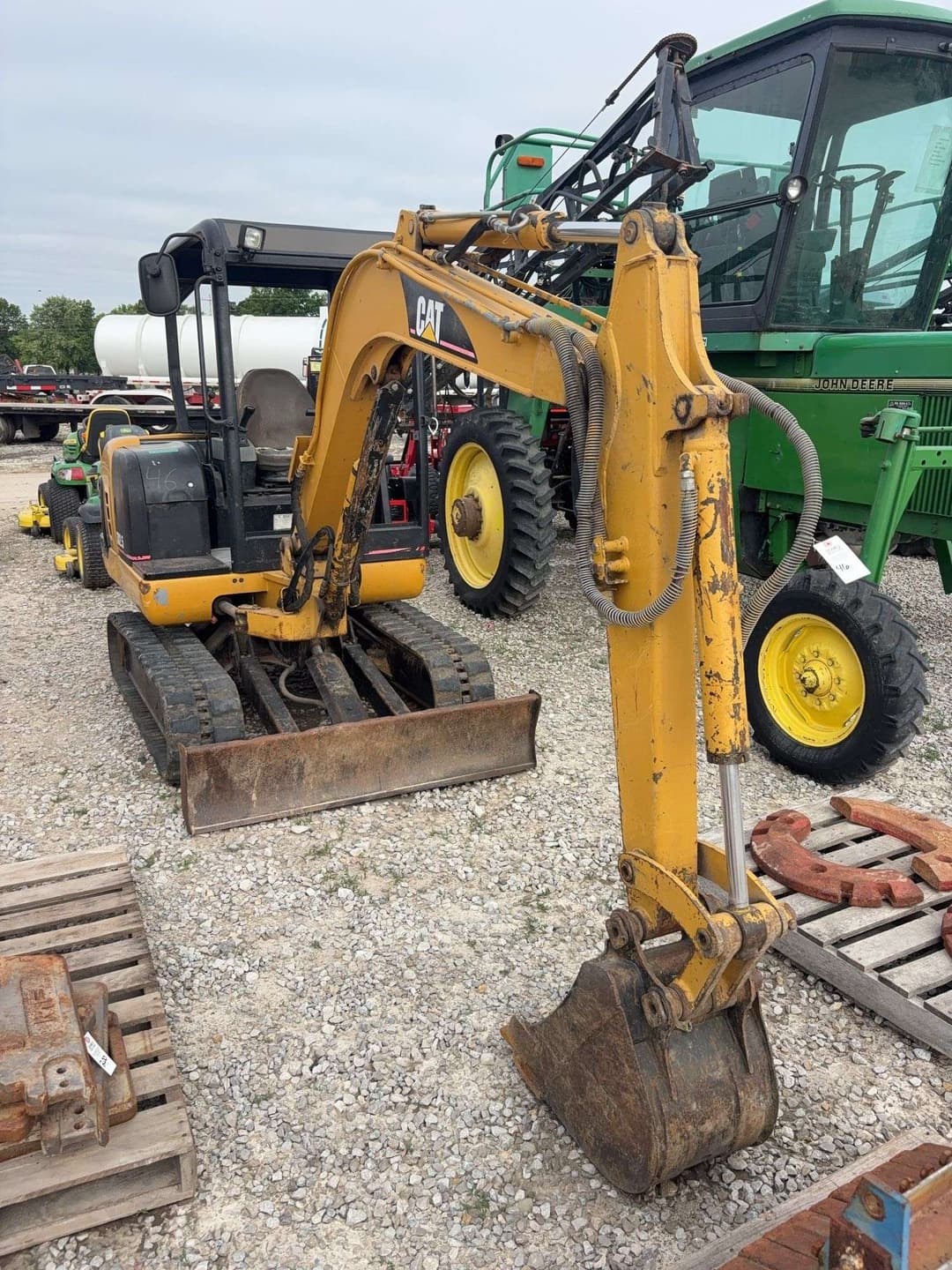 Image of Caterpillar 302.5 Primary image