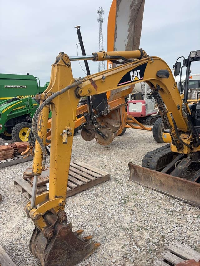 Image of Caterpillar 302.5 equipment image 2