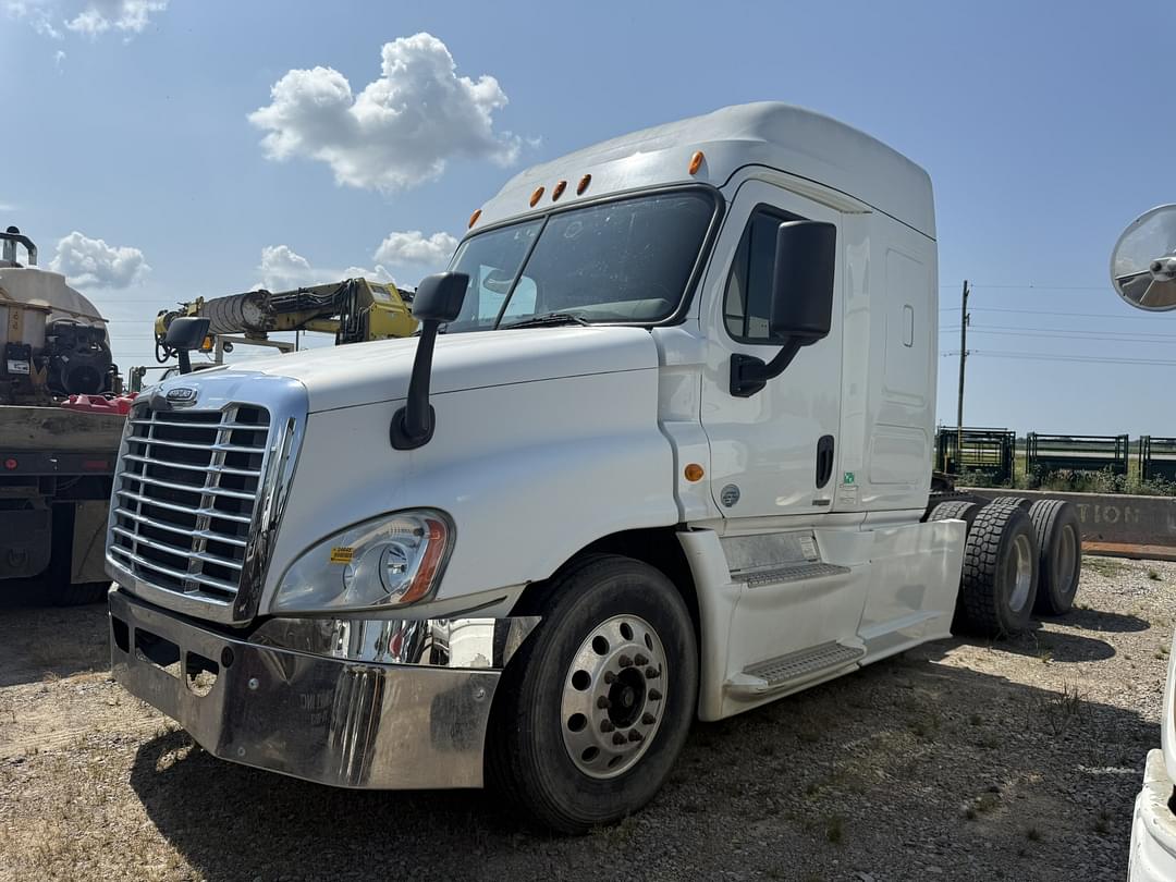 Image of Freightliner Cascadia Primary image