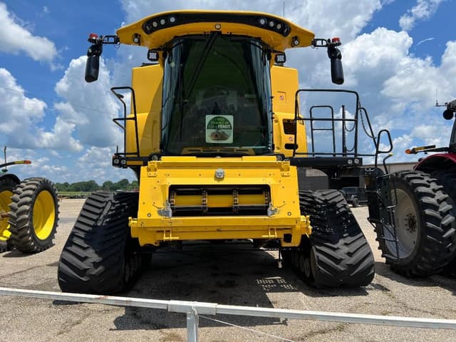 Image of New Holland CR10.90 equipment image 1