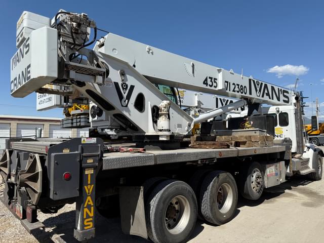 Image of Peterbilt 567 equipment image 2
