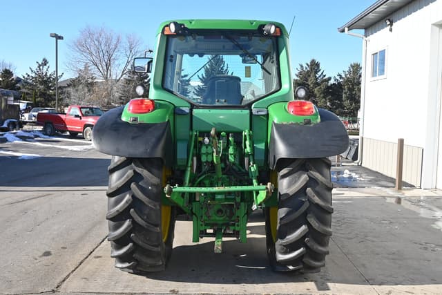 Image of John Deere 6420 equipment image 4