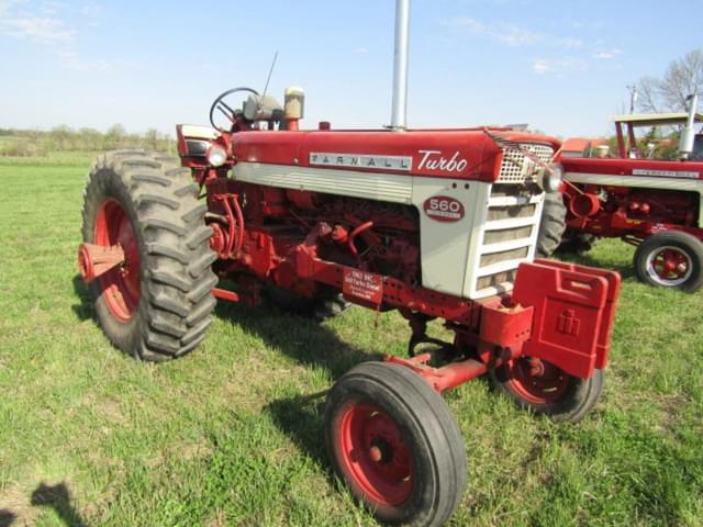 Image of Farmall 560  equipment image 1