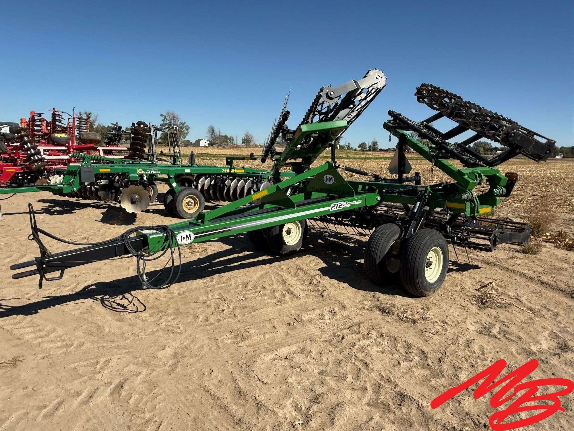 J&M TF212 Equipment Image0