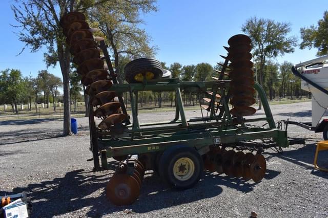 Image of John Deere 235 equipment image 2