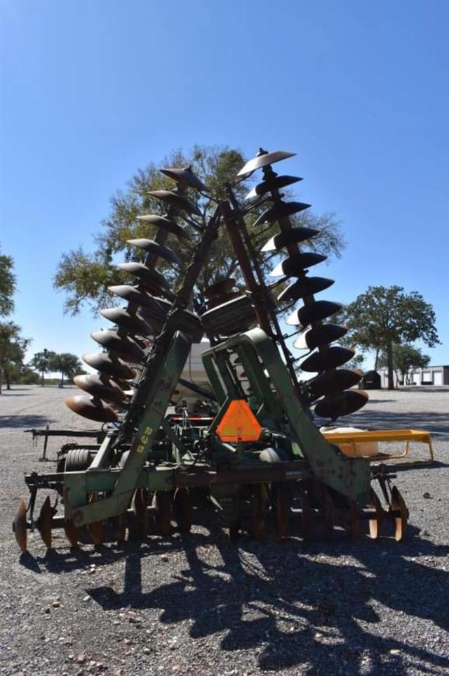 Image of John Deere 235 equipment image 3