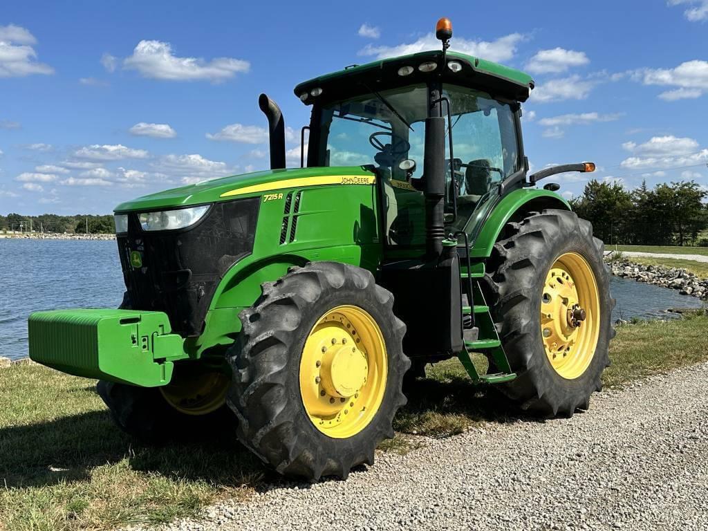 Image of John Deere 7215R Primary image