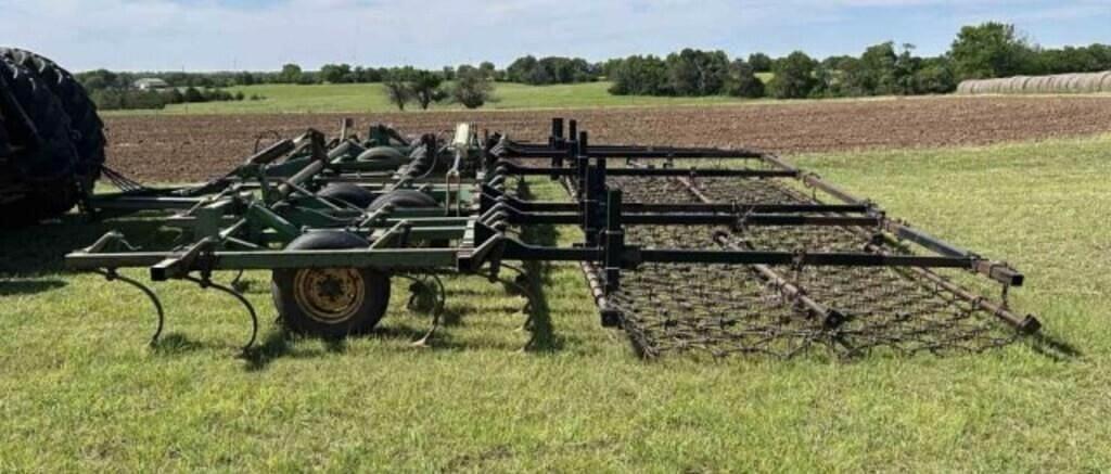 Image of John Deere 1010 Image 0