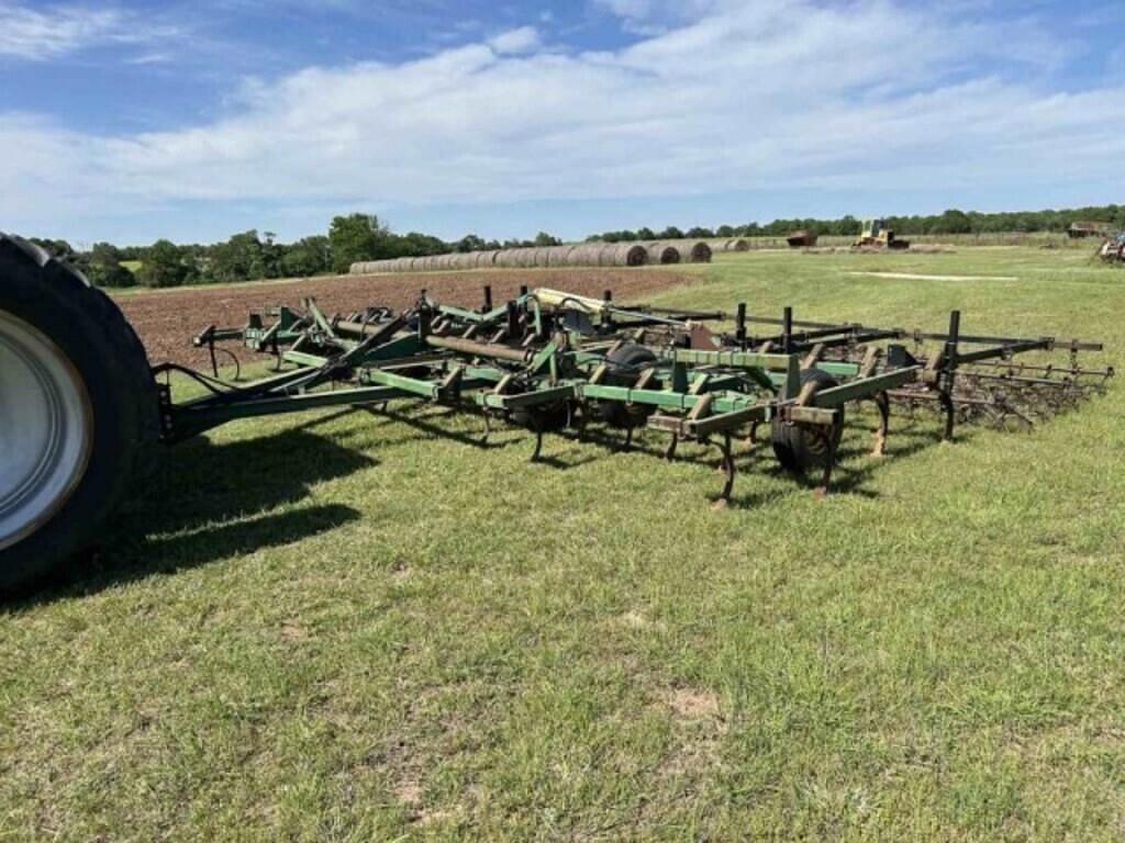 Image of John Deere 1010 Image 1