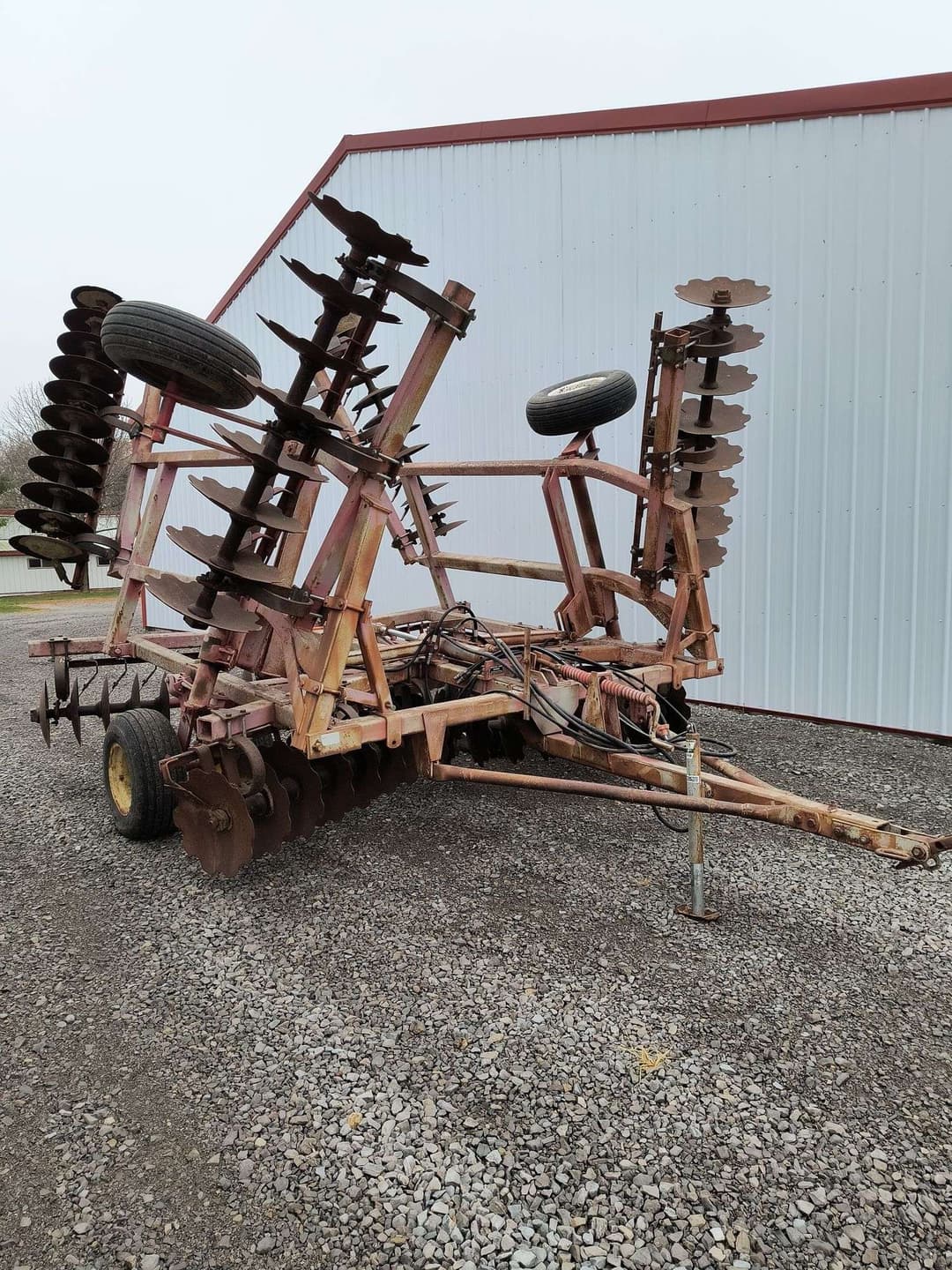 Image of Massey Ferguson 820 Primary image