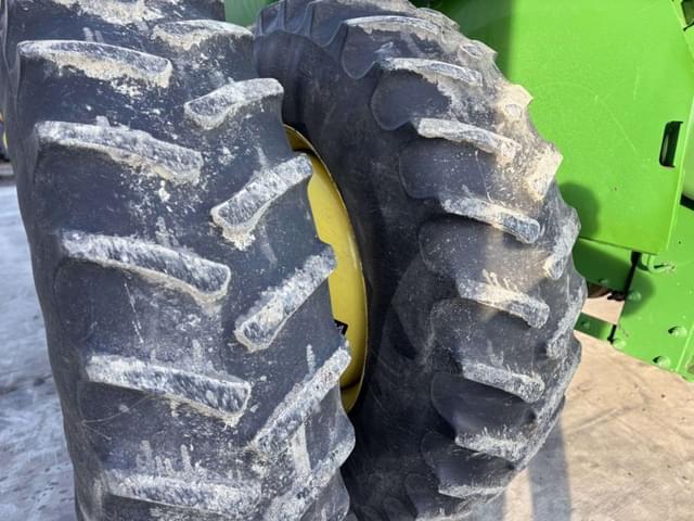 Image of John Deere 9760 STS equipment image 3