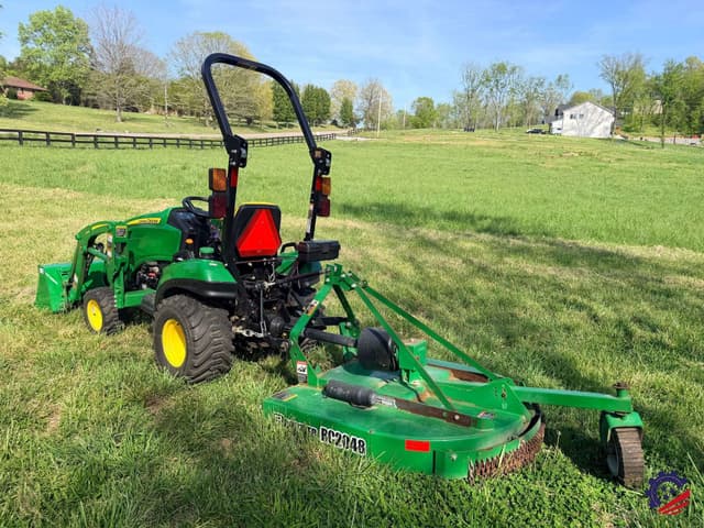 Image of John Deere 1023E equipment image 2